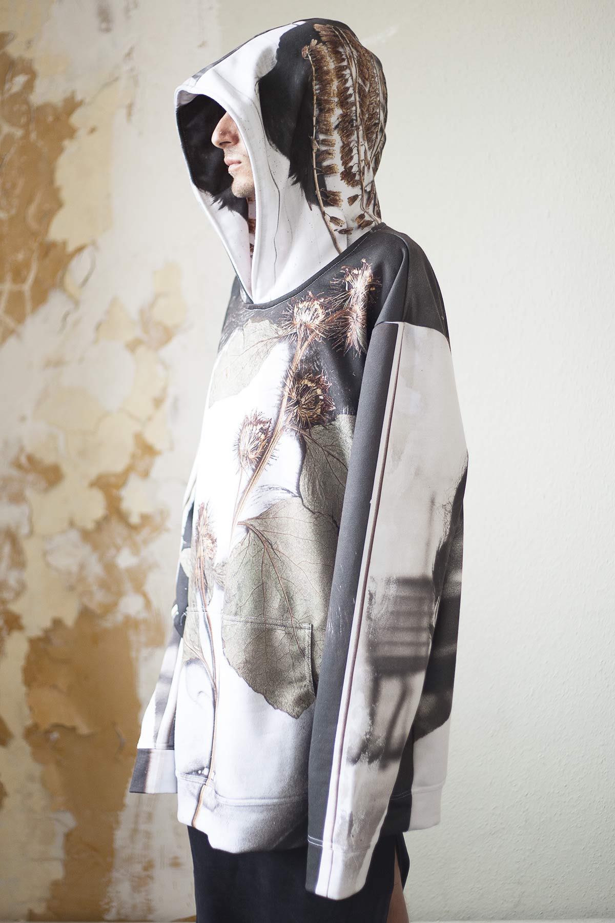 msdm-studio-flora-mccallica-hoodie-03